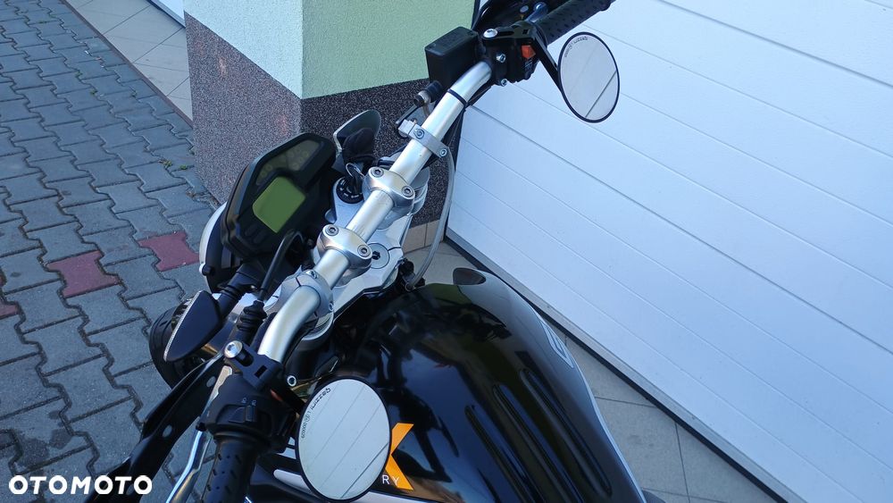 BMW G - 7