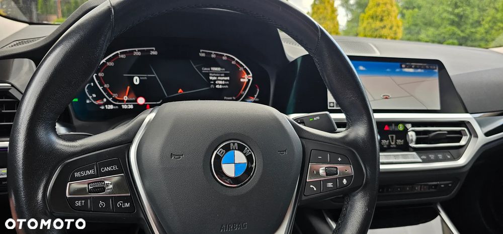 BMW Seria 3 320i xDrive Sport Line - 13