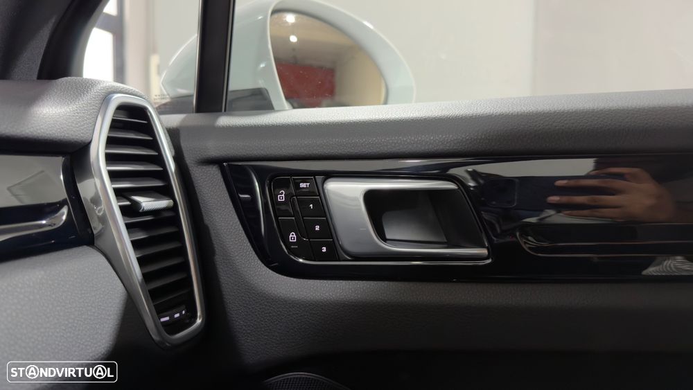 Porsche Cayenne E-Hybrid - 27