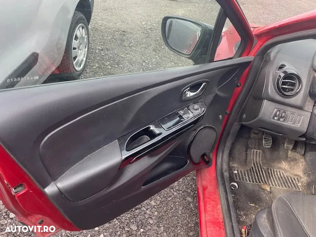 Dezmembrez Renault Clio 4 2013 1.5 DCI 75 cp - 6