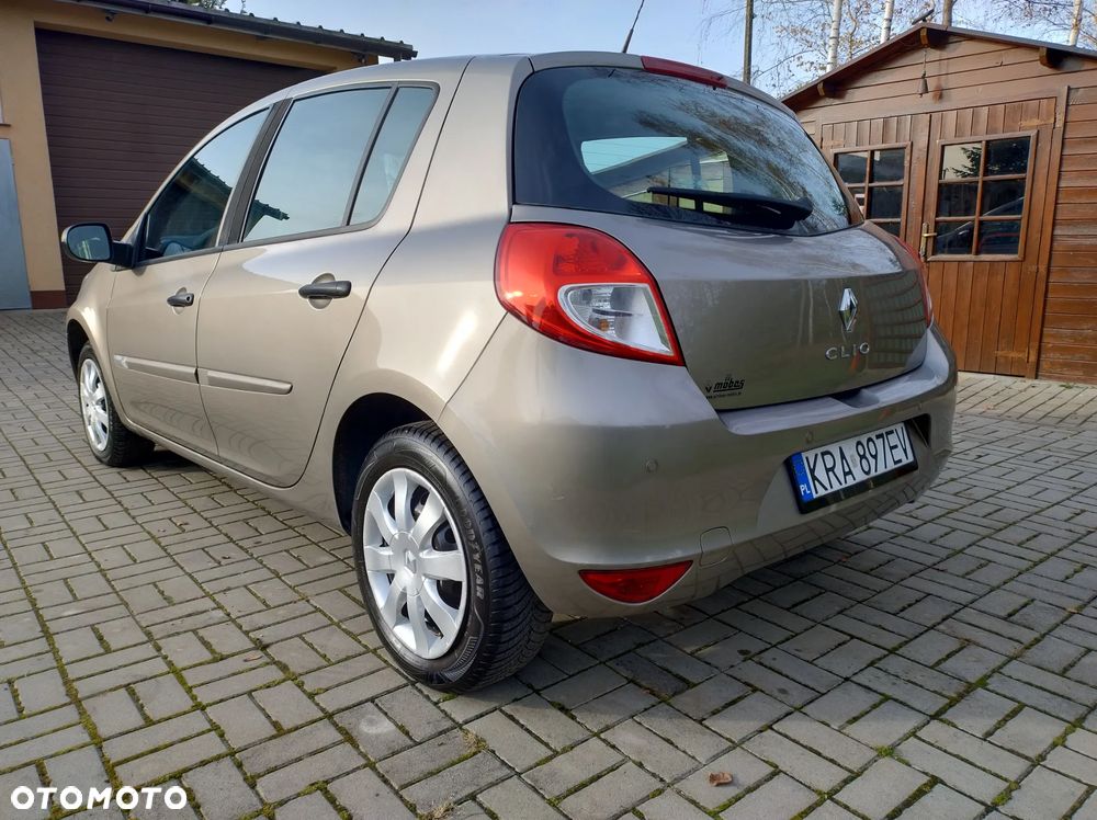 Renault Clio 1.2 16V Dynamique - 8