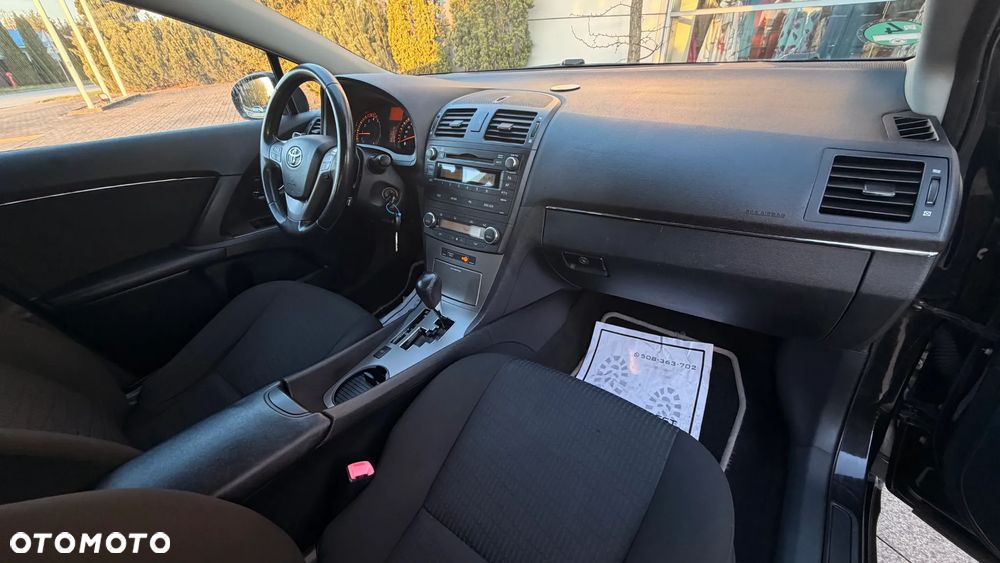 Toyota Avensis 2.0 Multidrive S Executive - 31