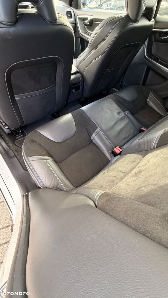 Volvo V60 D4 Drive-E R-Design Summum - 22