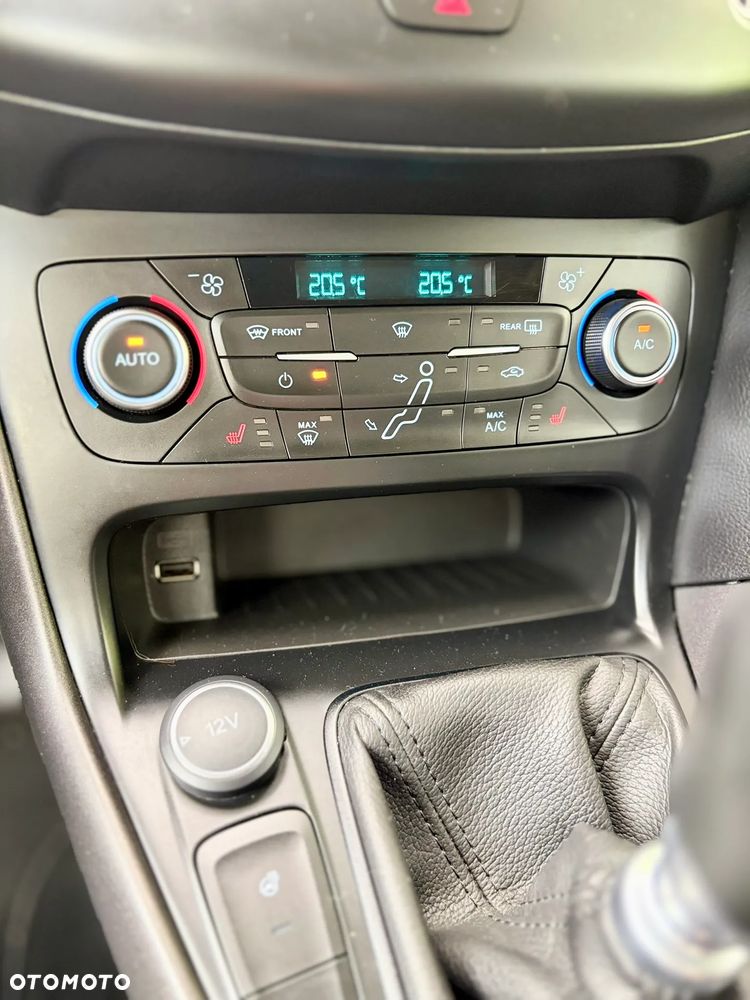 Ford Focus 1.0 EcoBoost Titanium - 9
