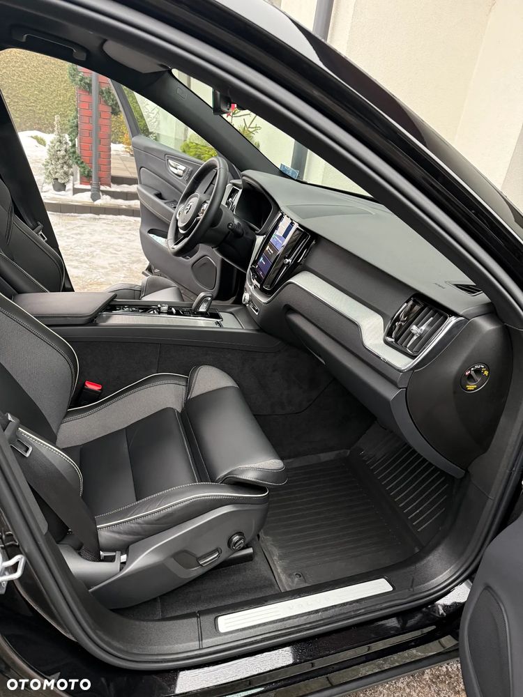 Volvo XC 60 B4 B R-Design - 10