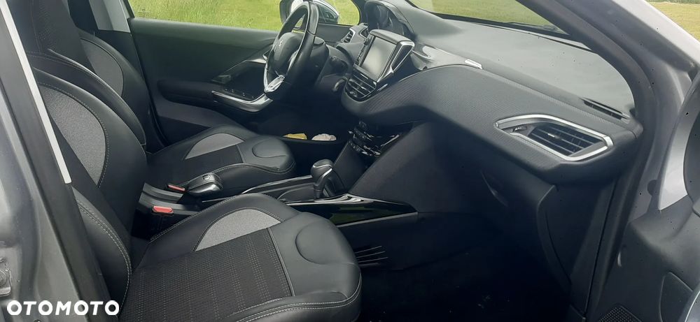 Peugeot 2008 - 12