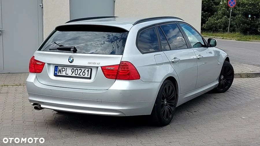 BMW Seria 3 318d DPF Touring - 6