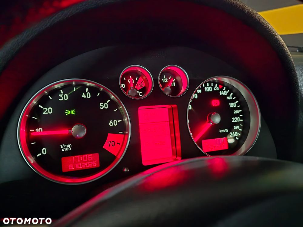 Audi TT Coupé 1.8T Quattro - 40