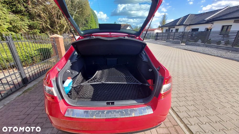 Skoda Octavia 2.0 TDI Style DSG - 6