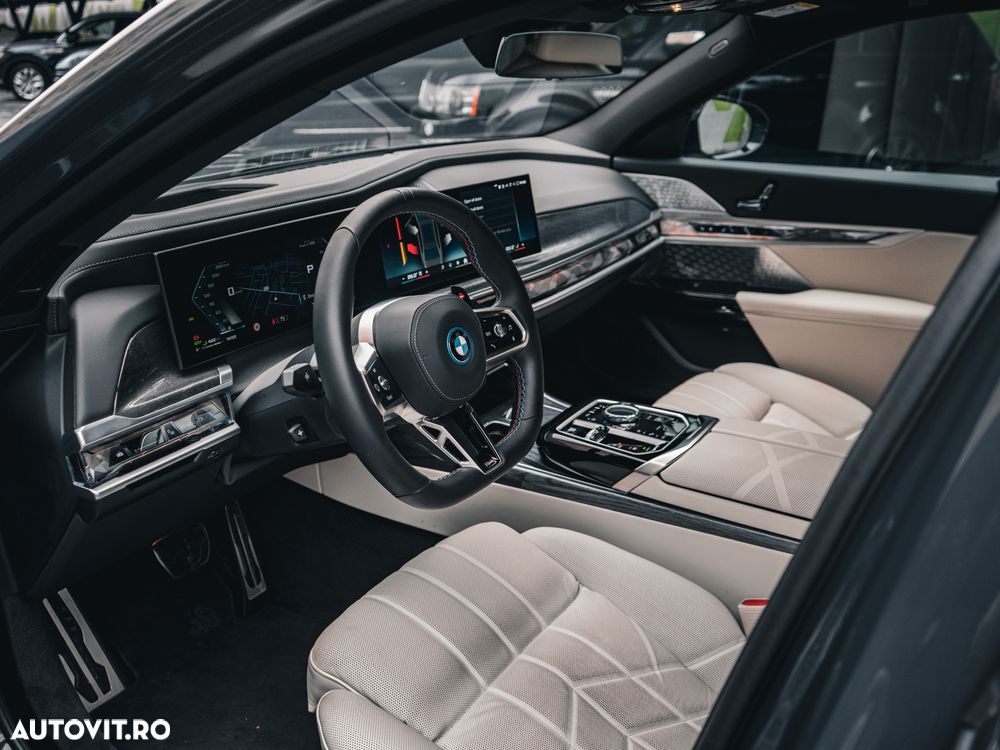 BMW M7 M760e xDrive AT PHEV - 22