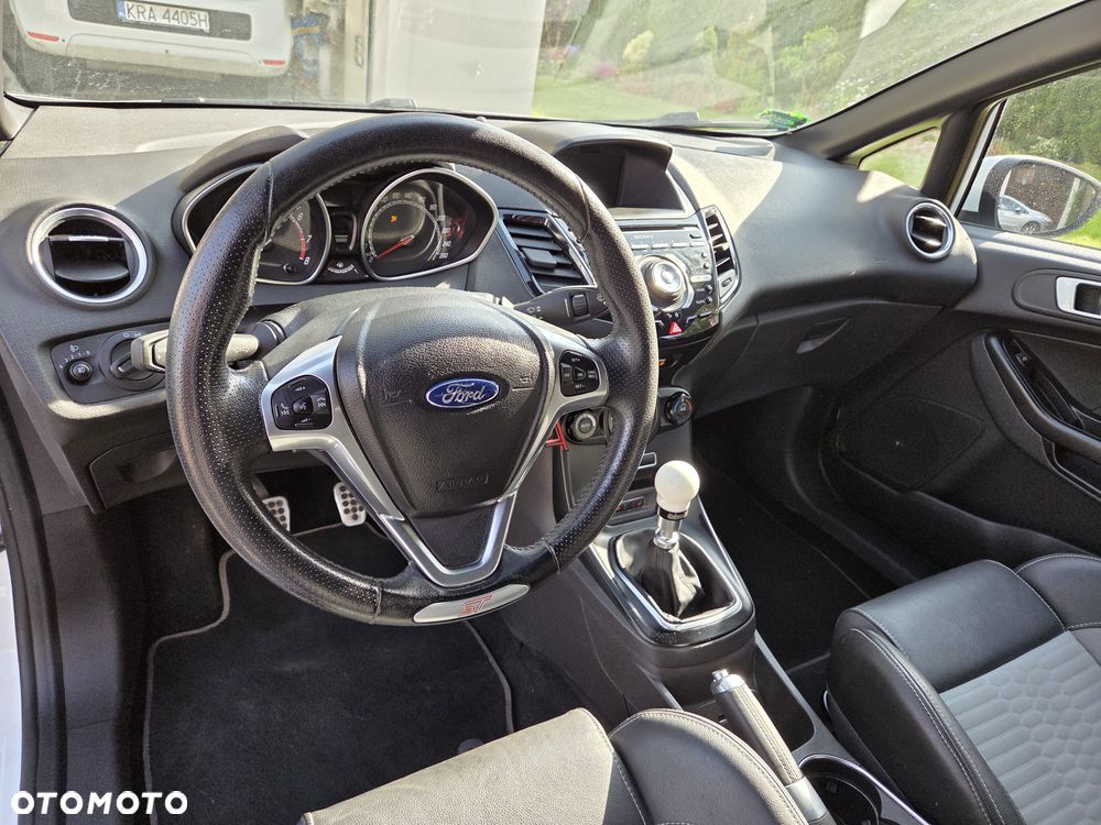 Ford Fiesta ST2 - 7