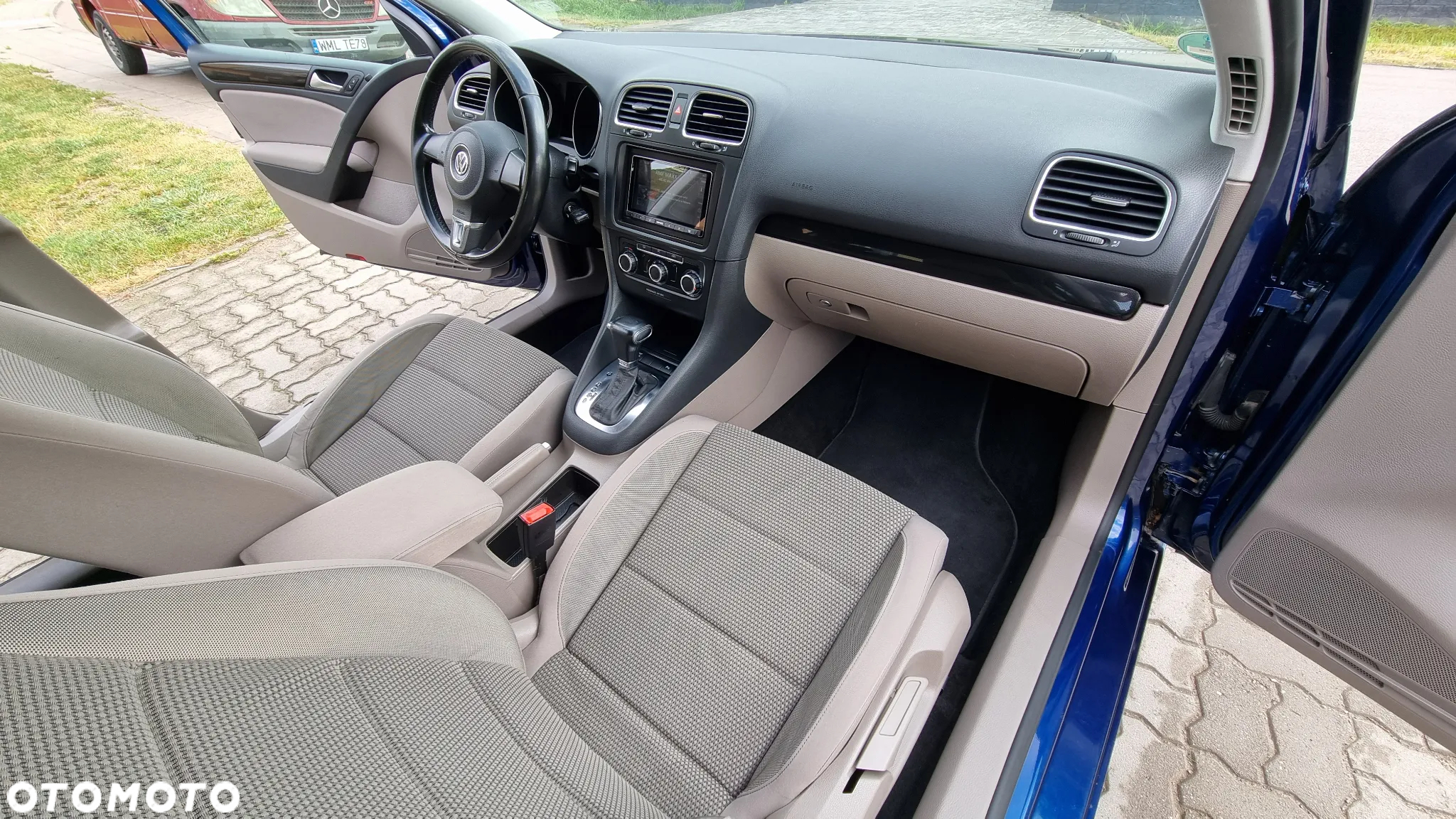 Volkswagen Golf 1.6 DSG Comfortline - 12