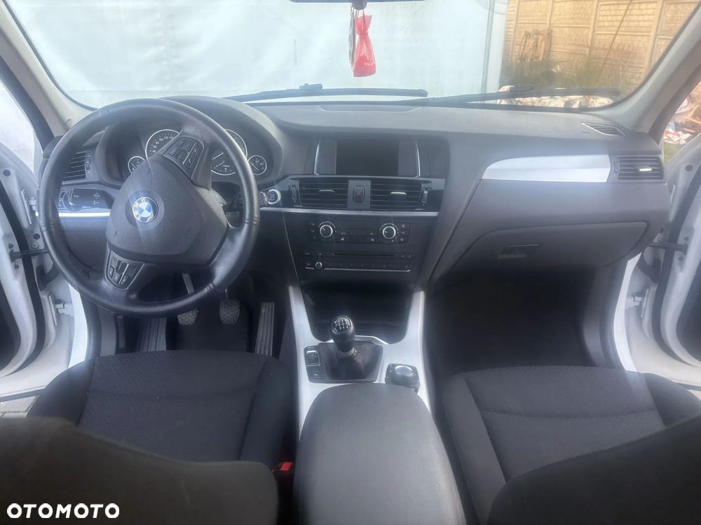 BMW X3 sDrive18d - 8