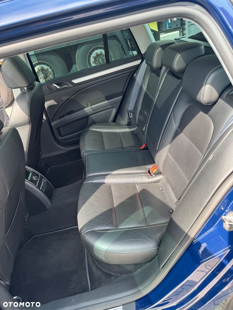 Skoda Superb 2.0 TDI Elegance - 29