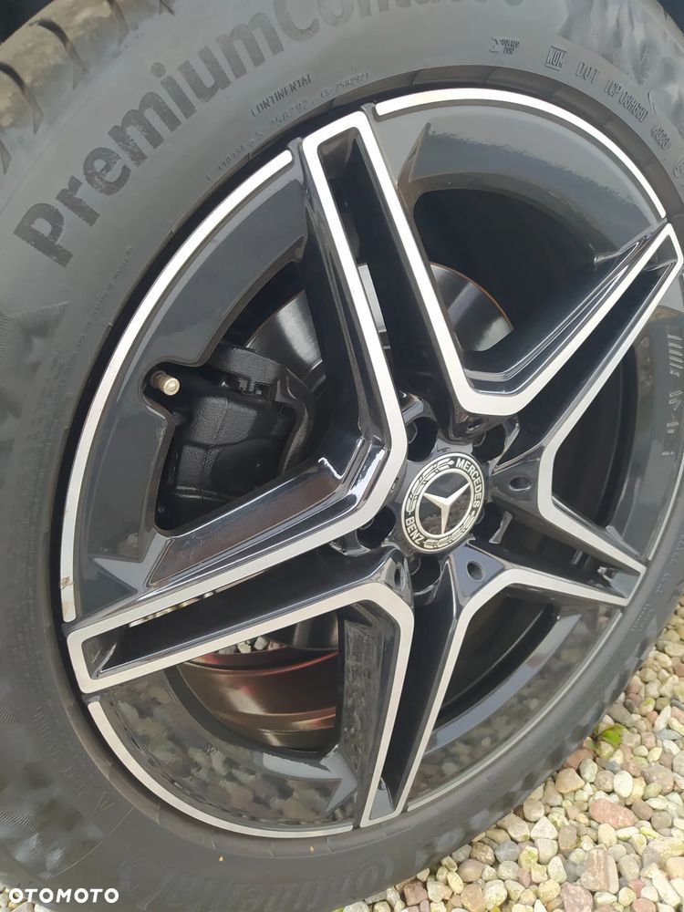 Mercedes-Benz GLB 250 4-Matic AMG Line 8G-DCT - 38