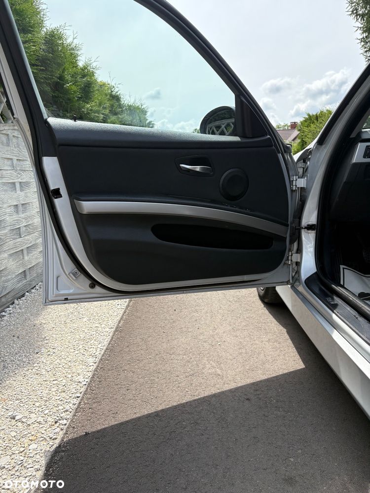 BMW Seria 3 320i - 24