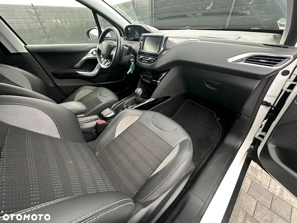 Peugeot 2008 PureTech 110 GPF Stop&Start EAT6 Crossway - 9