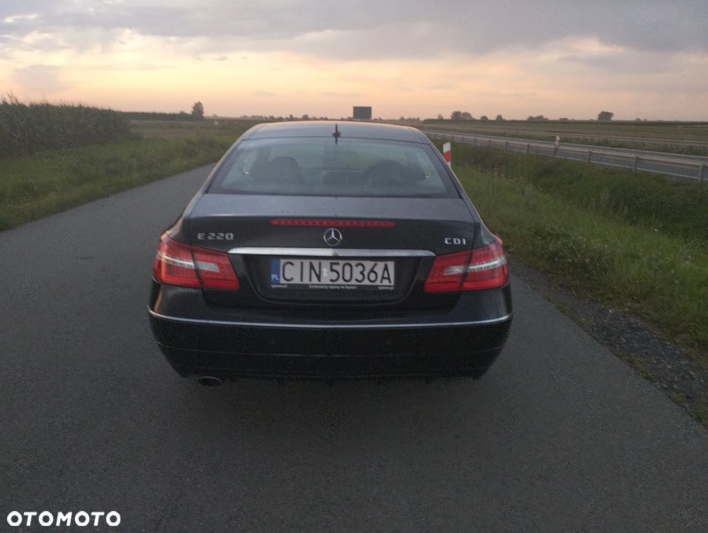 Mercedes-Benz Klasa E 220 CDI BlueEff - 2