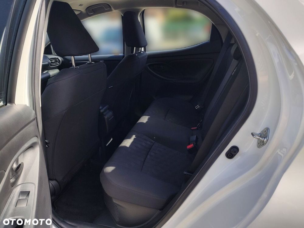 Toyota Yaris - 10