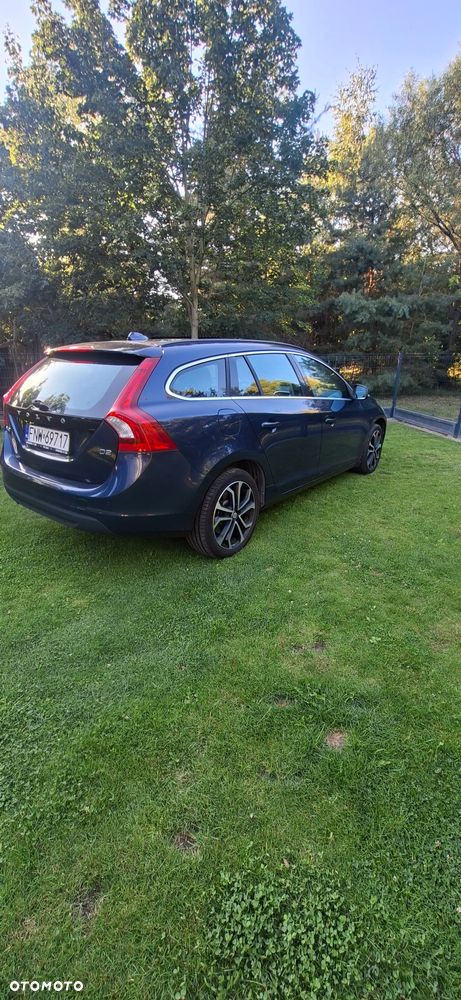 Volvo V60 D2 Momentum - 4
