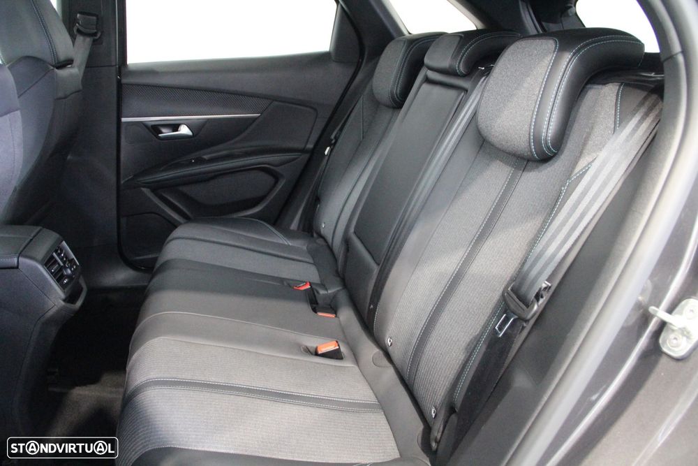 Peugeot 3008 1.5 BlueHDi Allure Pack EAT8 - 29