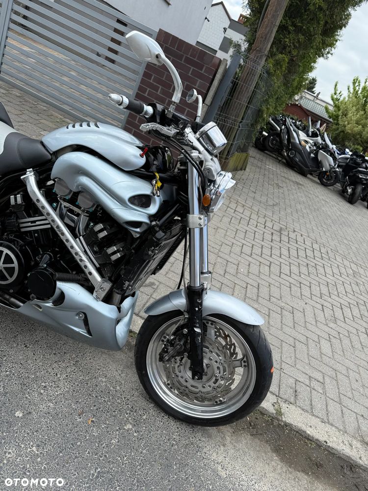 Yamaha V-MAX - 32