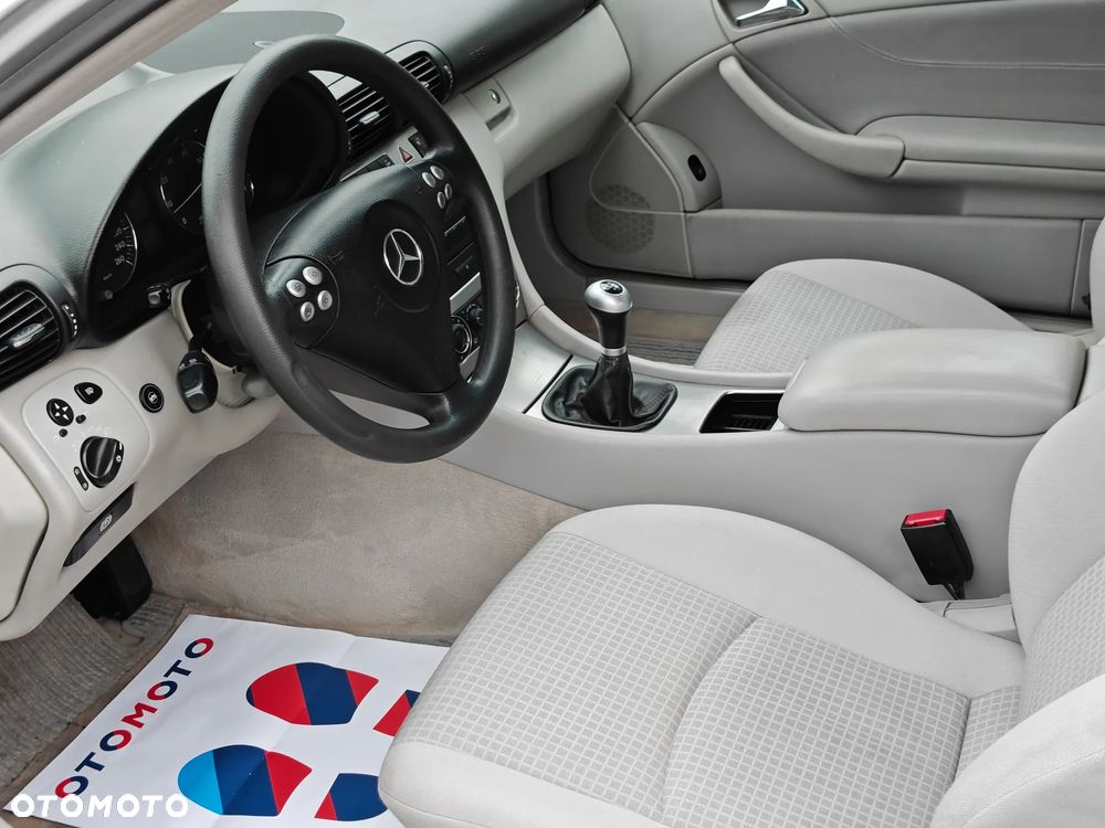 Mercedes-Benz Klasa C 180 Kompressor Sport Edition - 11