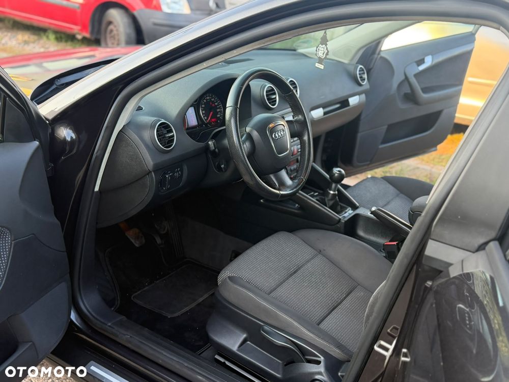 Audi A3 Sportback 2.0 TDI DPF Ambiente - 17