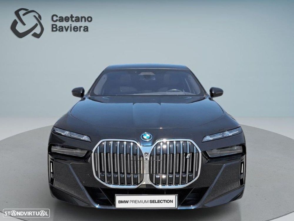 BMW i7 xDrive60 Pack Desportivo M - 2