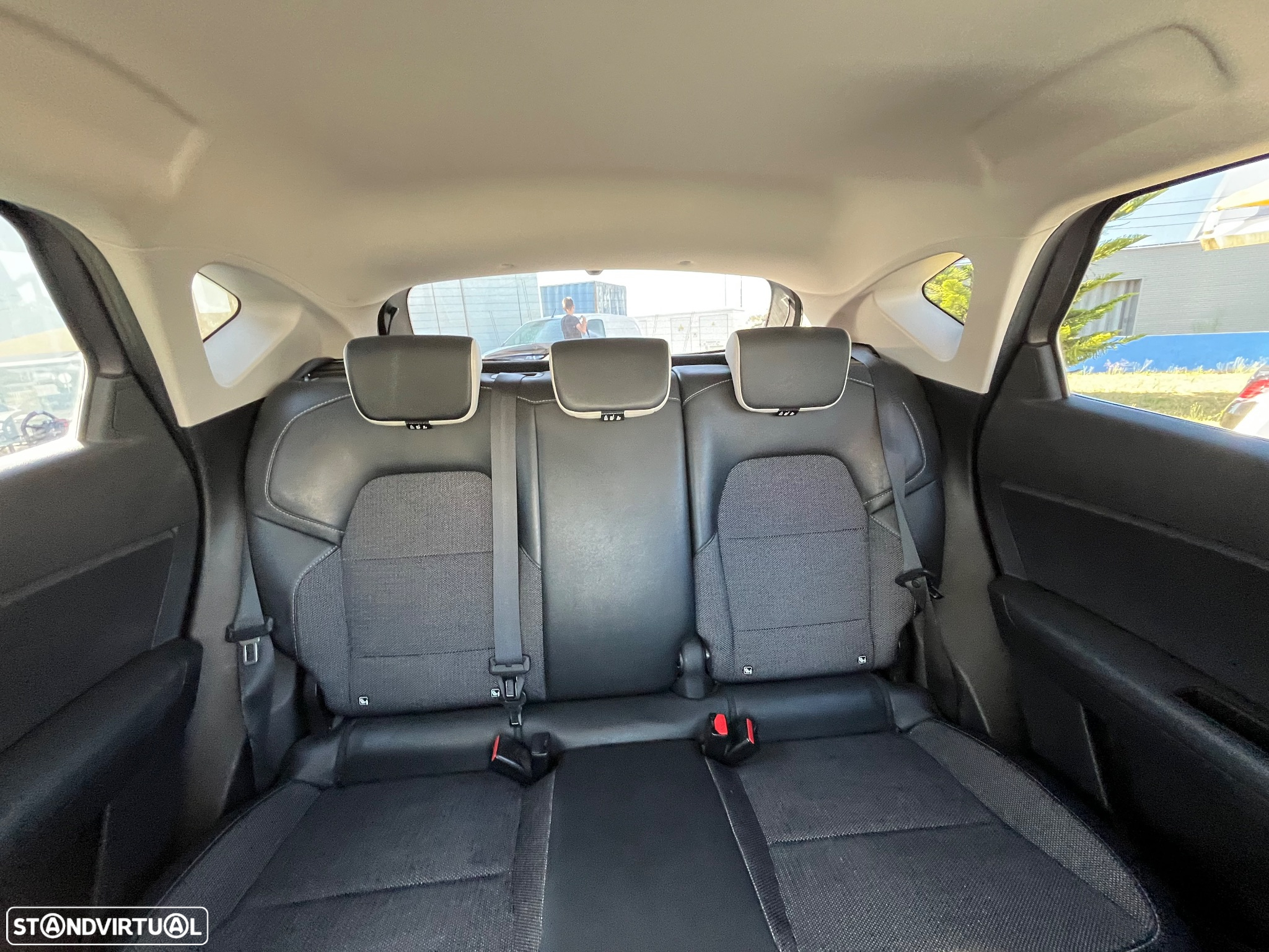 Renault Captur 1.0 TCe Exclusive - 48