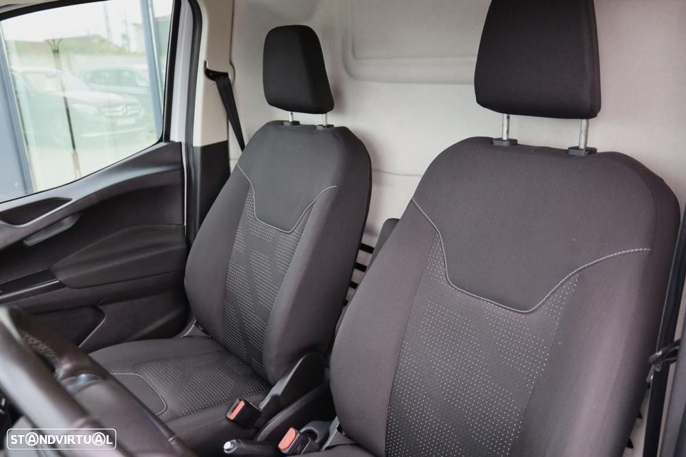 Ford Transit Courier - 8