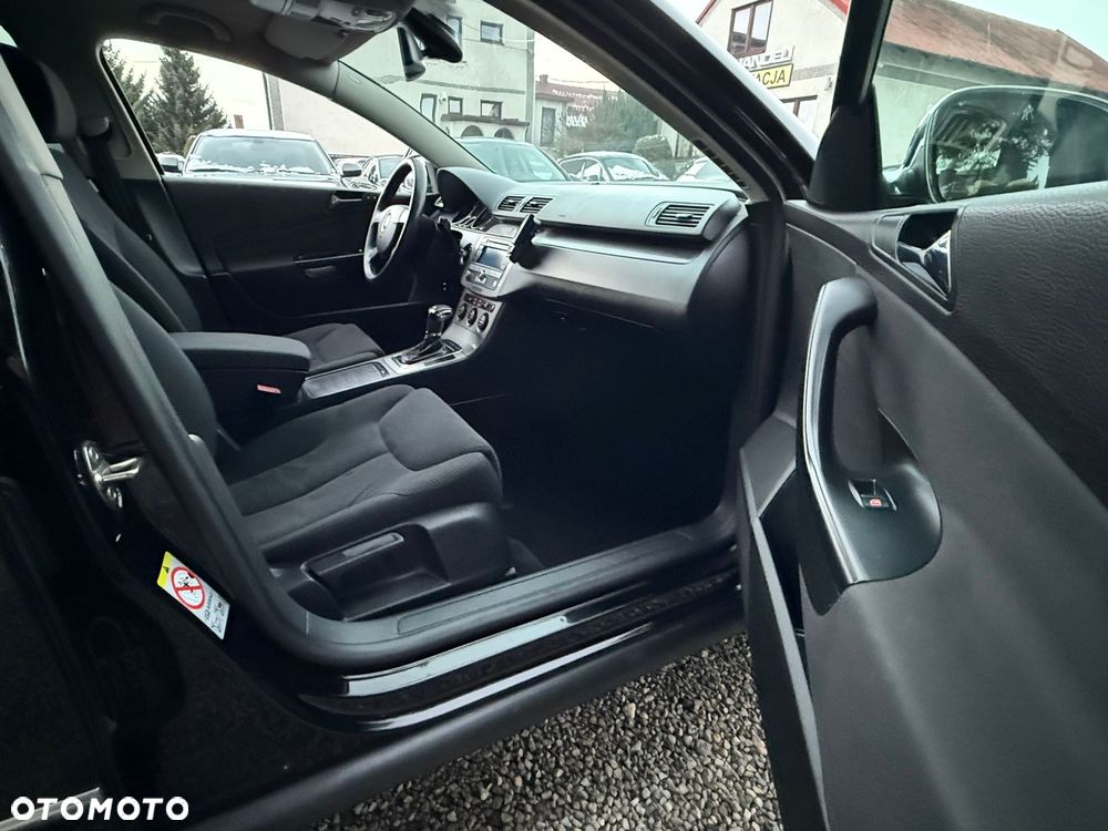 Volkswagen Passat 2.0 TDI DPF DSG Comfortline - 25
