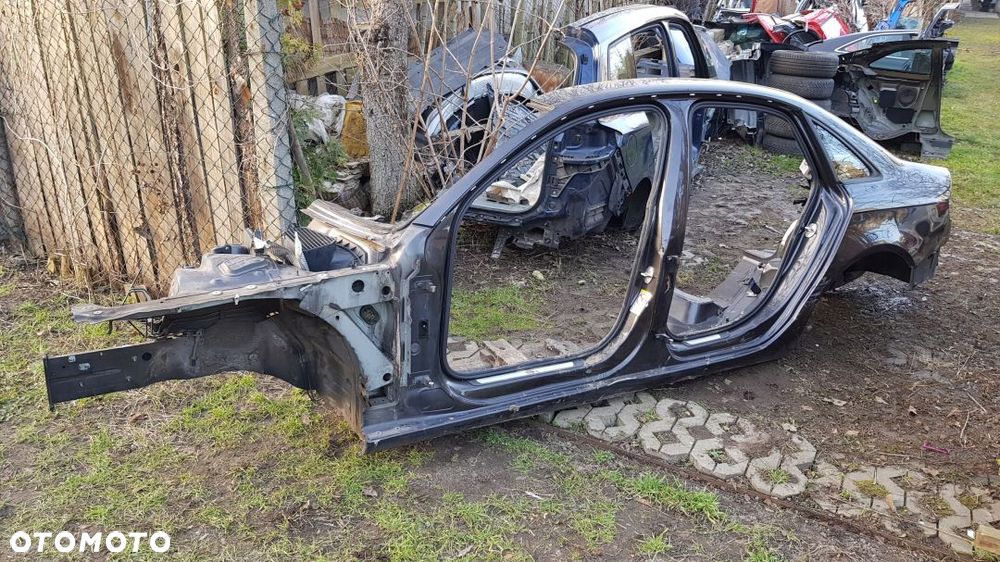 próg błotnik fartuch lewy Audi A4 B8 sedan - 1