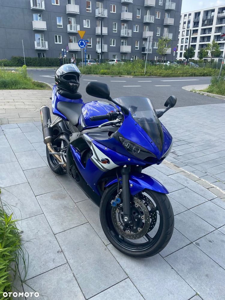 Yamaha R6 - 1