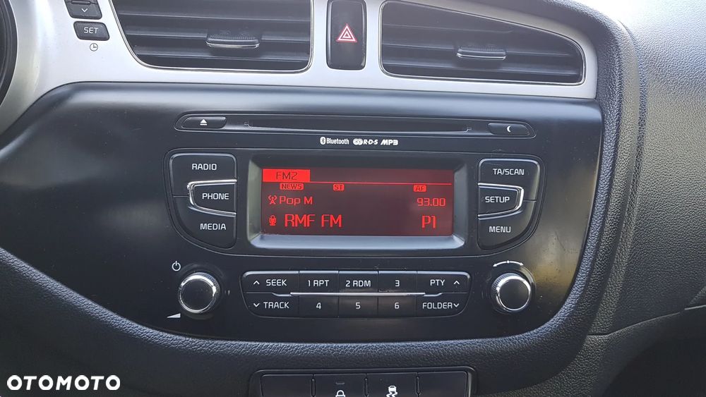 Kia Ceed - 12