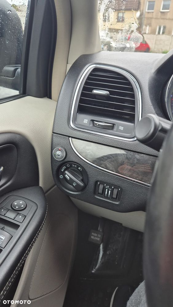 Chrysler Town & Country 3.6 Touring - 15