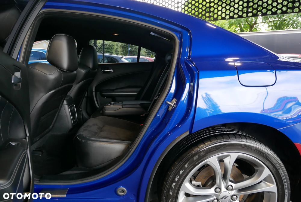 Dodge Charger 3.6 GT - 10