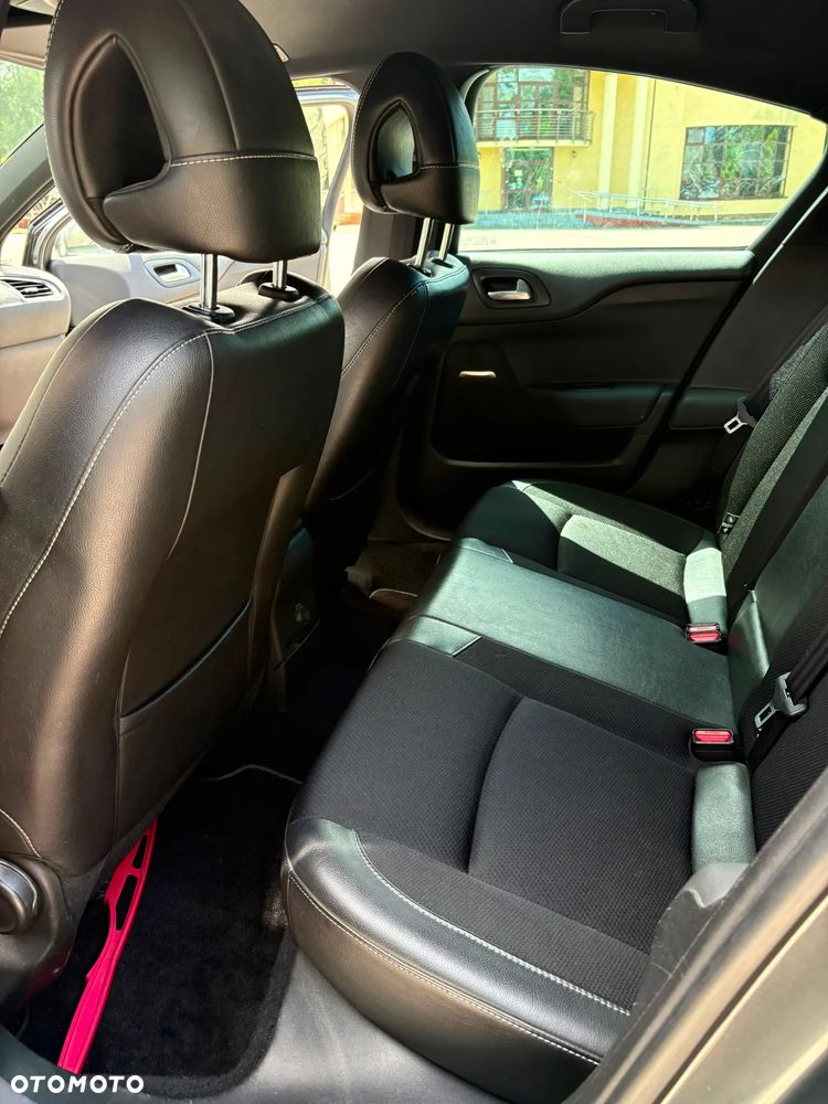 Citroën DS4 e-HDi 115 ETG6 SoChic - 4