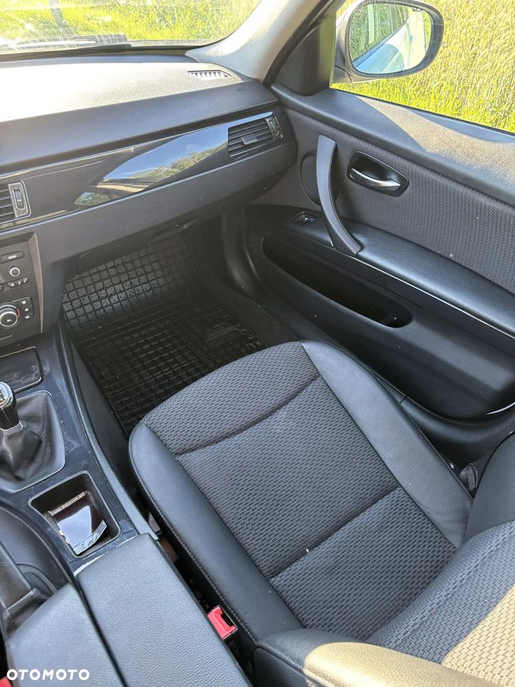 BMW Seria 3 318i - 12