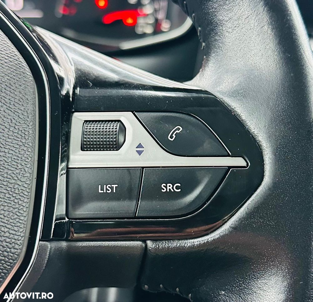 Peugeot 208 BlueHDi 100 Allure Pack - 26