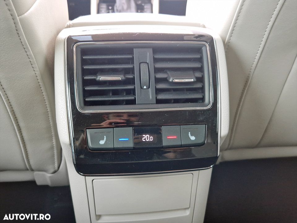 SKODA Superb 2023 — imagine 20