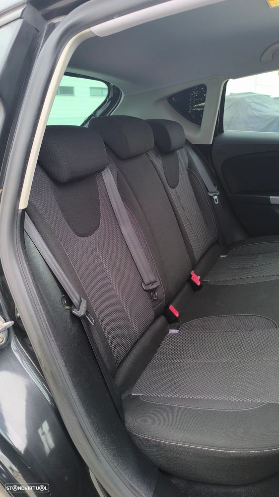 SEAT Leon 1.6 TDI Sport - 9