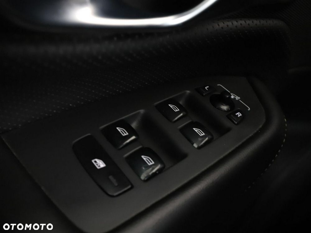 Volvo XC 90 - 35