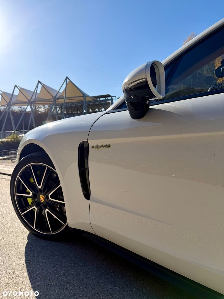 Porsche Panamera 4 E-Hybrid - 6