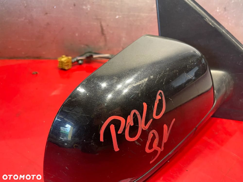 VW POLO 9N LUSTERKO PRAWE CZARNE - 5