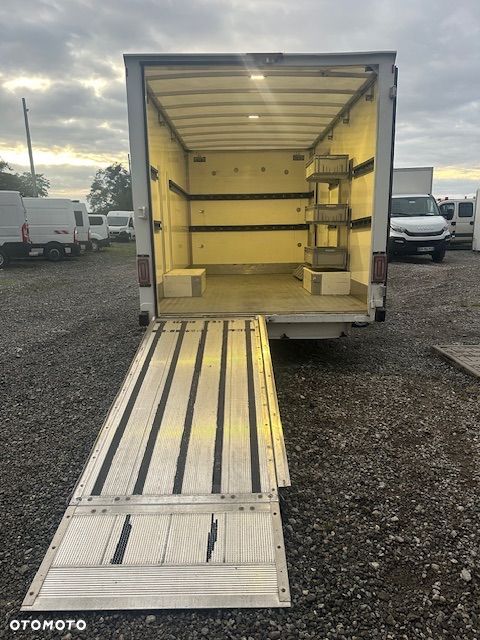 Renault Master kontener + winda/rampa - 2
