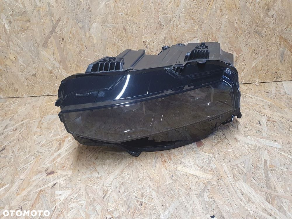 Lampa przednia lewa Full Led Lynk&co 01
