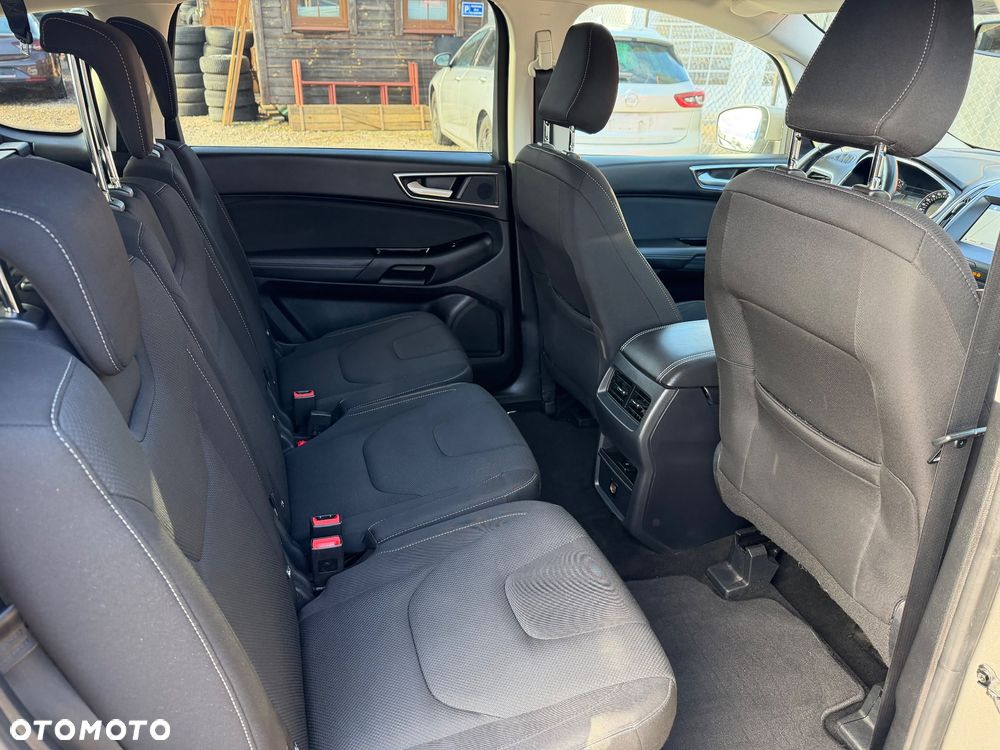 Ford S-Max - 11