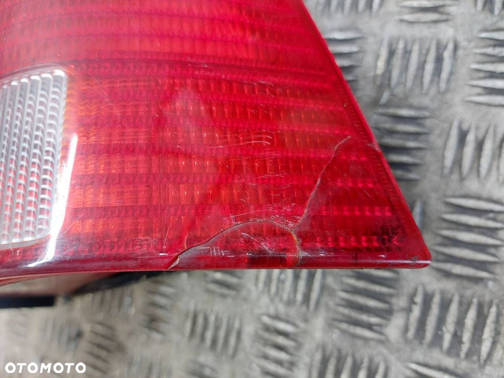 LAMPA LEWY TYŁ + PRAWY TYŁ VOLKSWAGEN BORA I SEDAN 1J5945111AC 1J5945096AA - 4