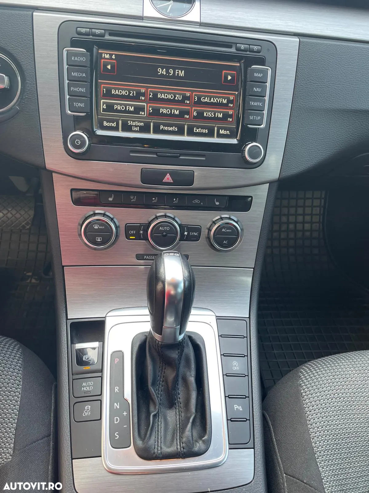Volkswagen Passat 2.0 Blue TDI DSG SCR Comfortline - 12